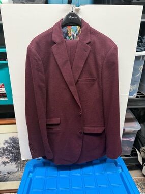Paisley & Gray Men's Burgundy wool suit